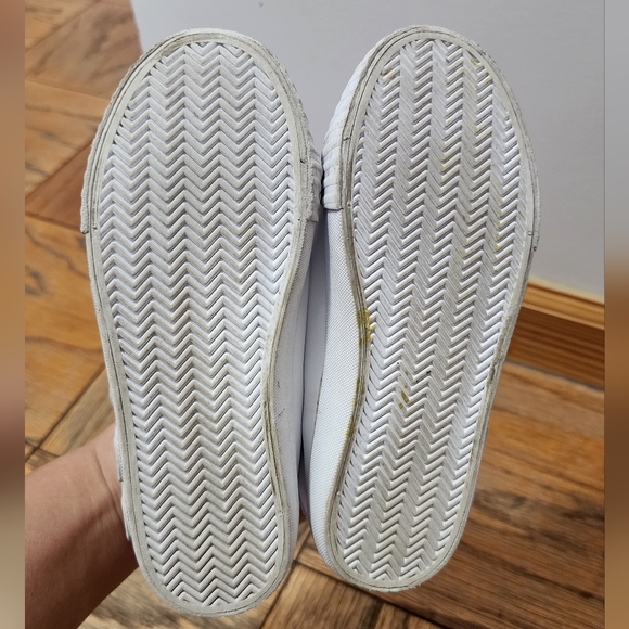 Sneakers with Hello kitty design Sz 12 - Picture 3 of 9